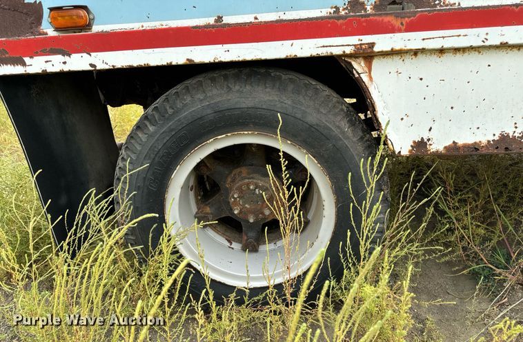 image for item DP8464 1975 GMC 5000 flatbed truck