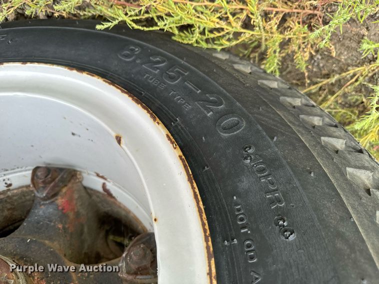 image for item DP8464 1975 GMC 5000 flatbed truck