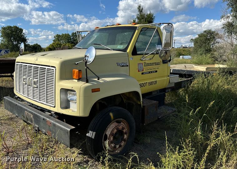 image for item DP8465 1995 GMC Topkick  flatbed truck