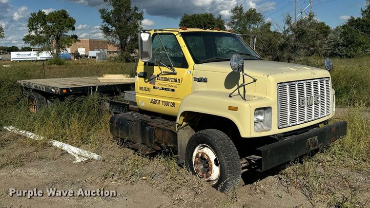 image for item DP8465 1995 GMC Topkick  flatbed truck