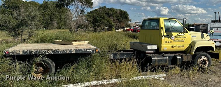 image for item DP8465 1995 GMC Topkick  flatbed truck