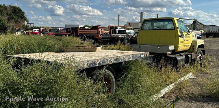 image for item DP8465 1995 GMC Topkick  flatbed truck