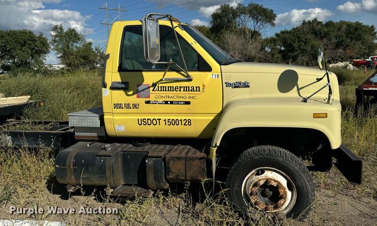 image for item DP8465 1995 GMC Topkick  flatbed truck