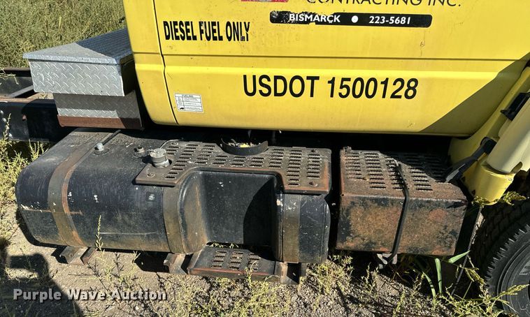 image for item DP8465 1995 GMC Topkick  flatbed truck