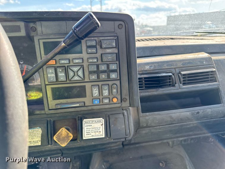 image for item DP8465 1995 GMC Topkick  flatbed truck