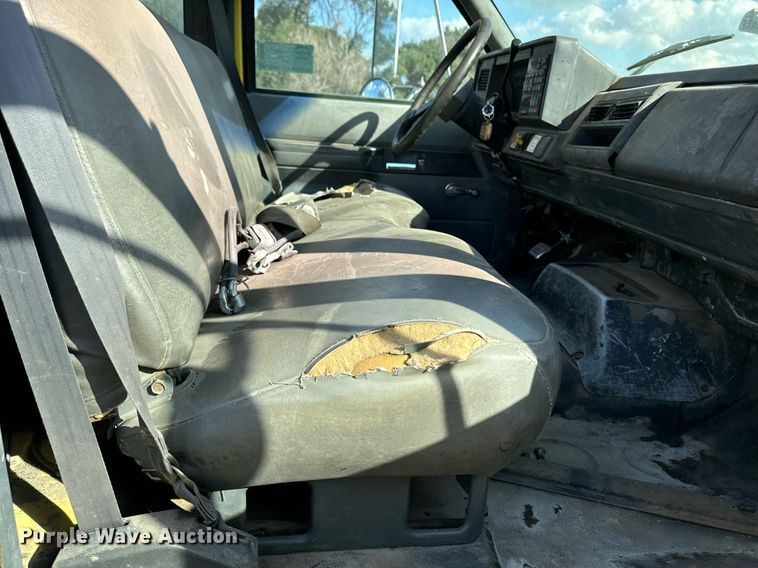 image for item DP8465 1995 GMC Topkick  flatbed truck