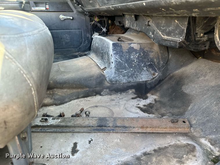 image for item DP8465 1995 GMC Topkick  flatbed truck