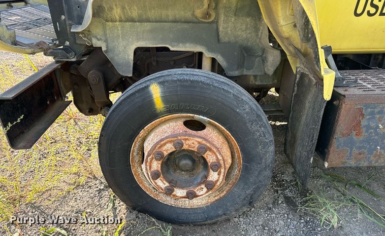 image for item DP8465 1995 GMC Topkick  flatbed truck