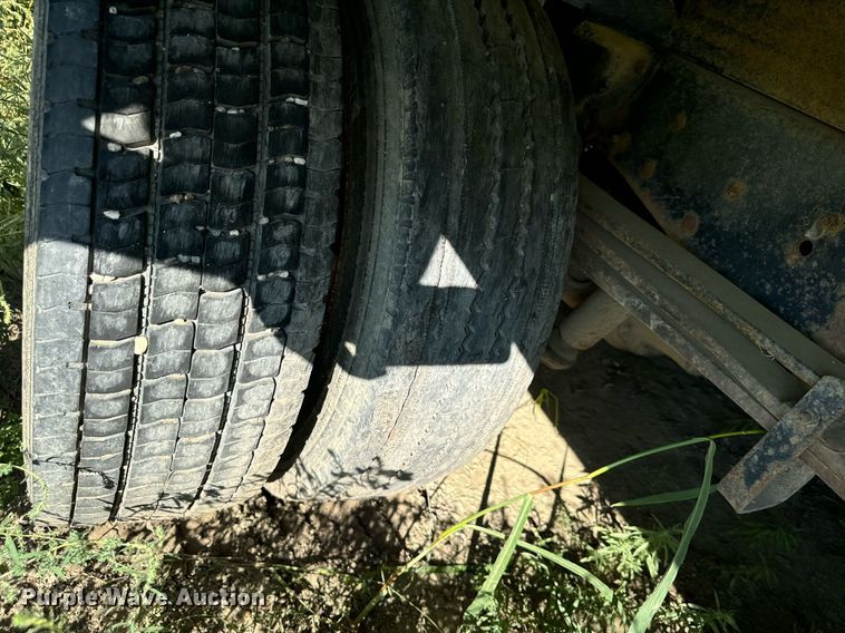 image for item DP8465 1995 GMC Topkick  flatbed truck