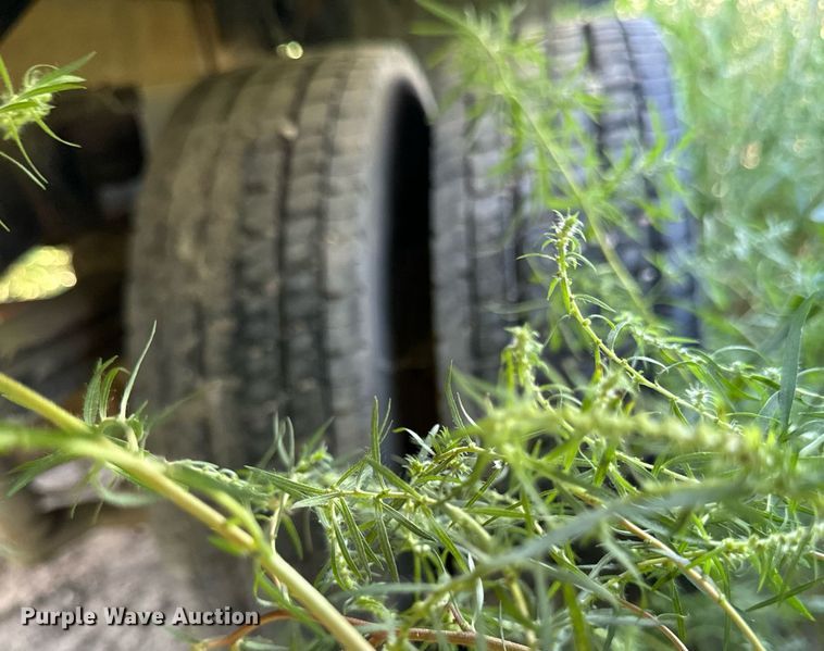 image for item DP8465 1995 GMC Topkick  flatbed truck