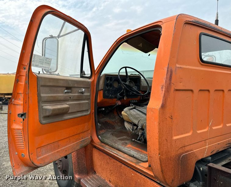 image for item DP8466 1974 Chevrolet C60 flatbed truck