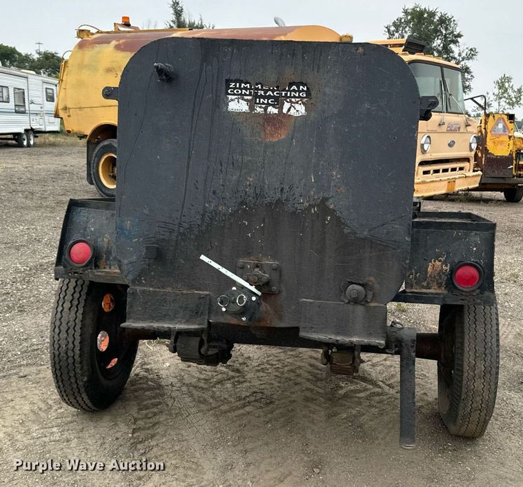 image for item DP8472 Asphalt trailer