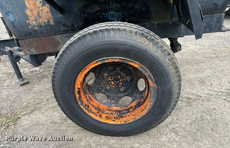 image for item DP8472 Asphalt trailer