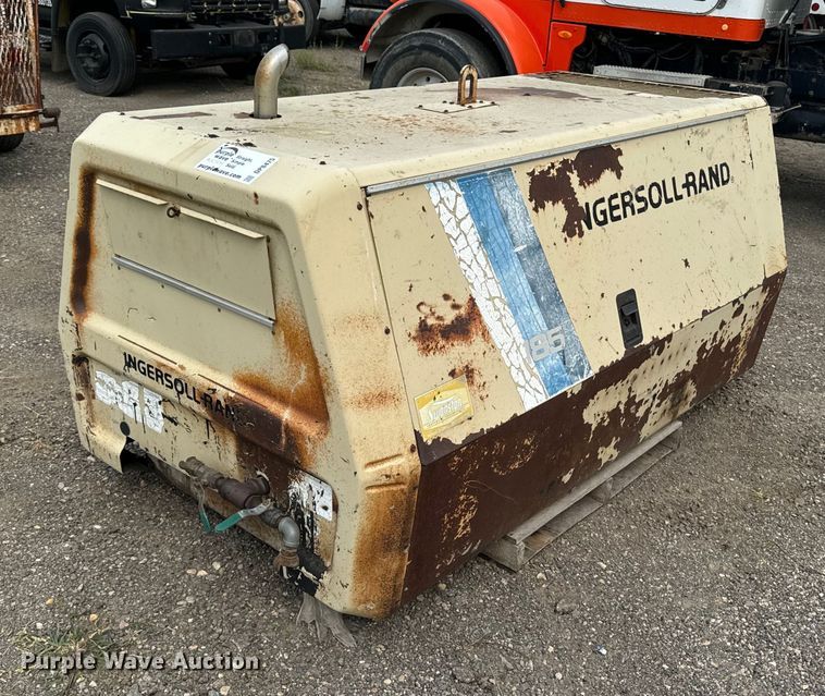 image for item DP8475 1993 Ingersoll Rand 185 air compressor