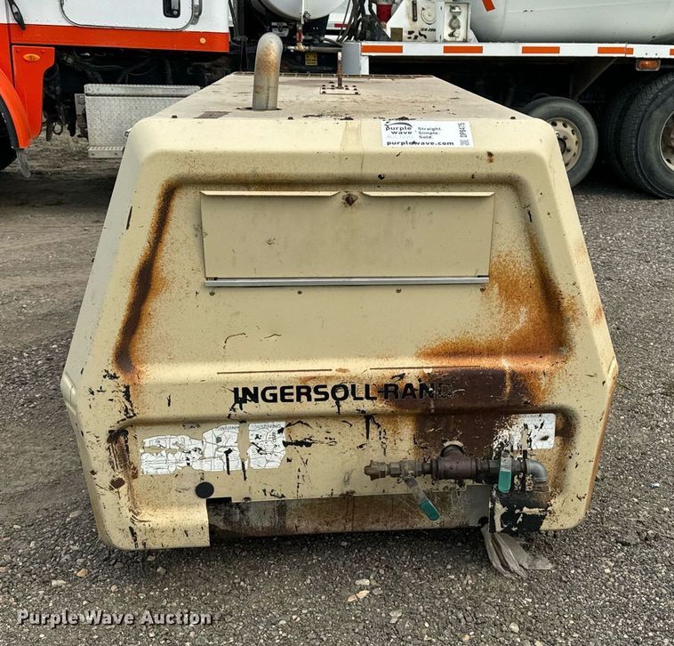 image for item DP8475 1993 Ingersoll Rand 185 air compressor
