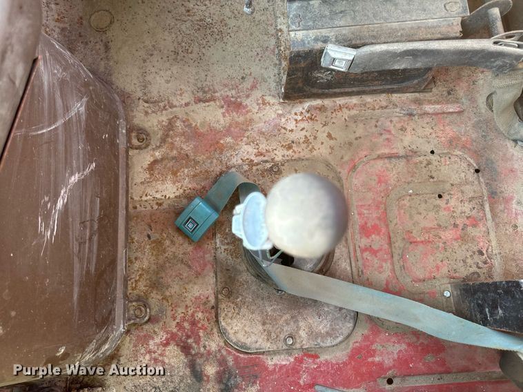 image for item DP8476 1981 Ford LT9000 truck cab and chassis