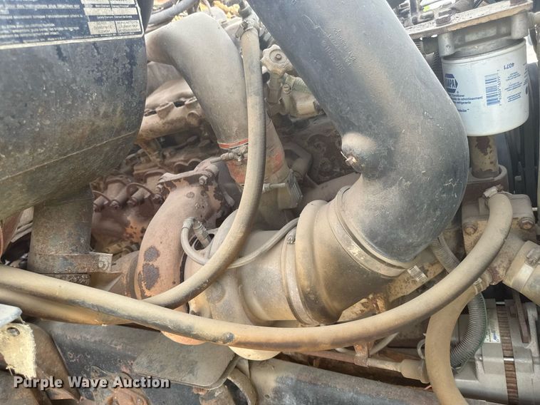 image for item DP8476 1981 Ford LT9000 truck cab and chassis