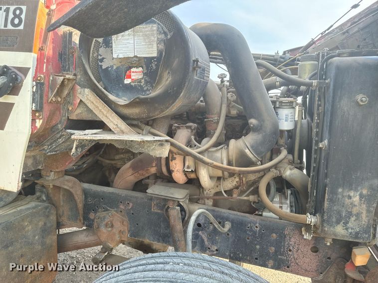 image for item DP8476 1981 Ford LT9000 truck cab and chassis