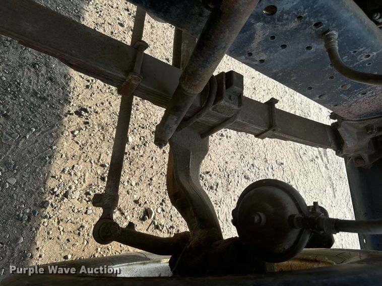 image for item DP8476 1981 Ford LT9000 truck cab and chassis