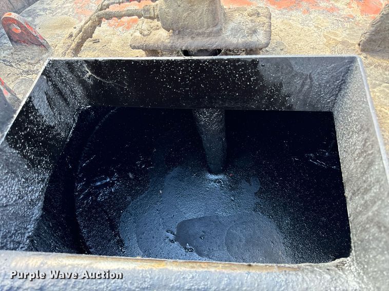 image for item DP8493 Crafco Inc. EZ Pour melter applicator