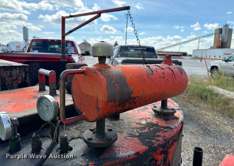 image for item DP8493 Crafco Inc. EZ Pour melter applicator