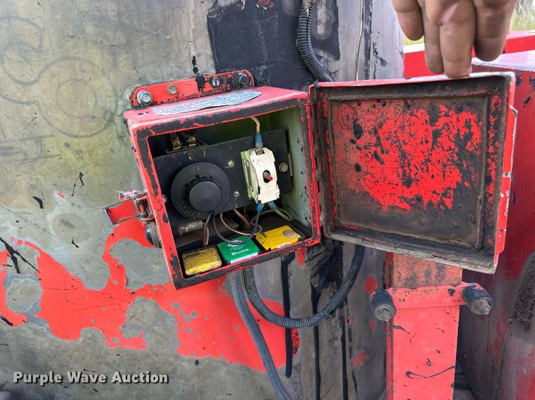 image for item DP8493 Crafco Inc. EZ Pour melter applicator