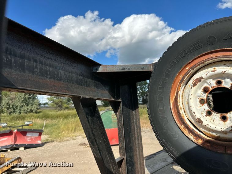 image for item DP8499 1989 Boss Trailer 828FGN flatbed trailer