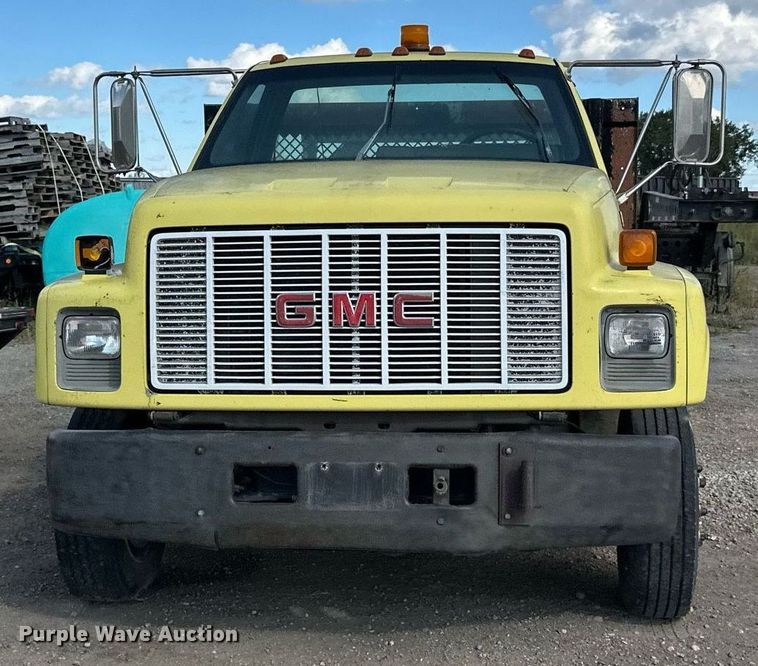 image for item DP8500 1992 GMC  Topkick flatbed truck