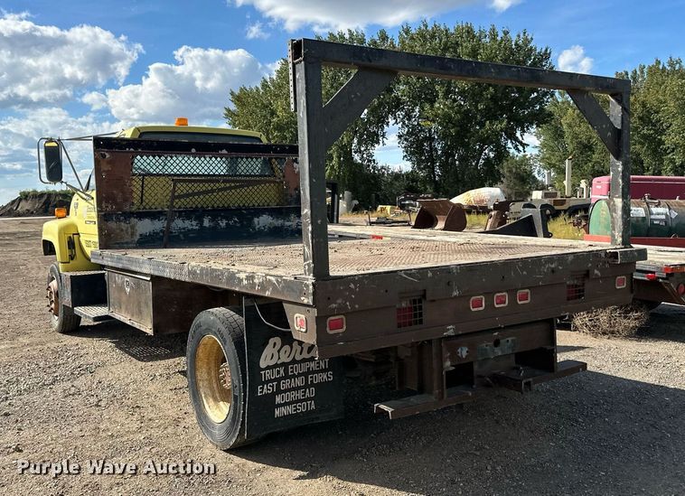 image for item DP8500 1992 GMC  Topkick flatbed truck