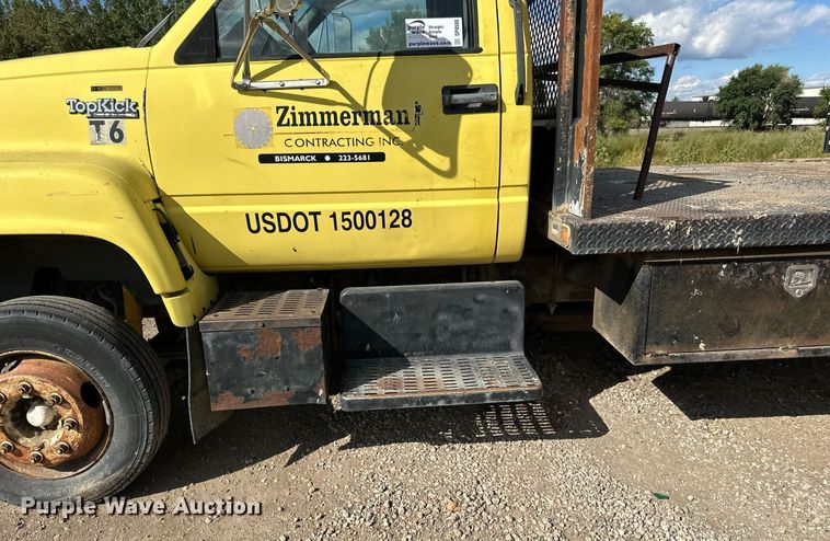 image for item DP8500 1992 GMC  Topkick flatbed truck