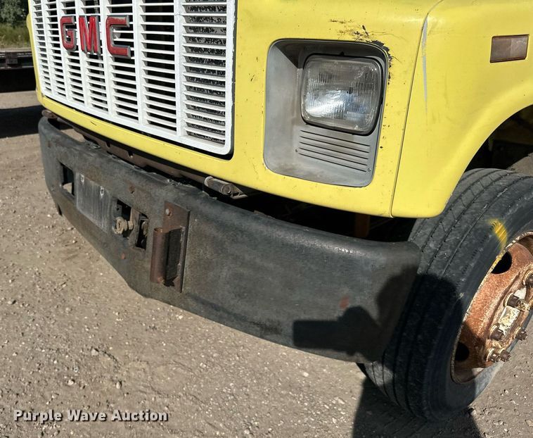 image for item DP8500 1992 GMC  Topkick flatbed truck