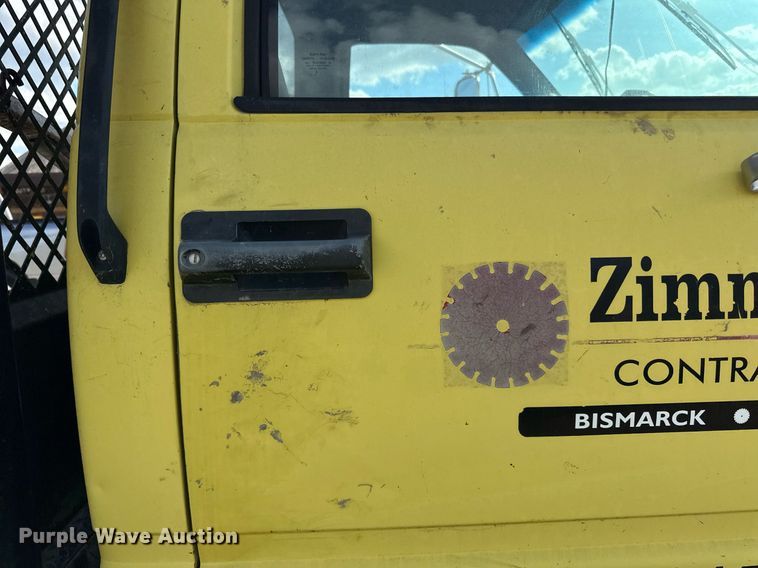 image for item DP8500 1992 GMC  Topkick flatbed truck