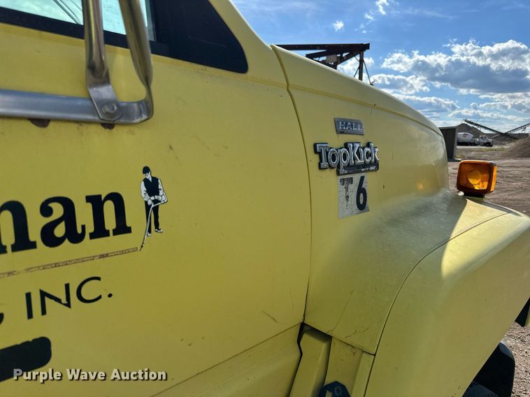 image for item DP8500 1992 GMC  Topkick flatbed truck