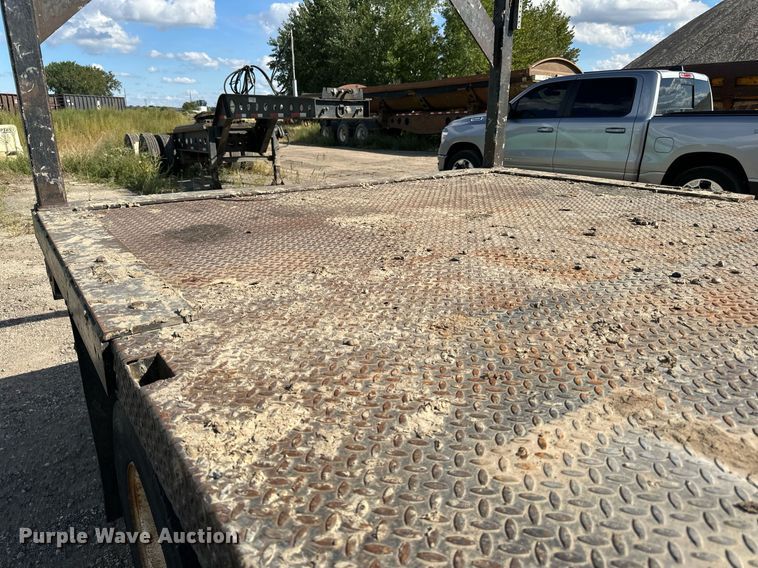 image for item DP8500 1992 GMC  Topkick flatbed truck