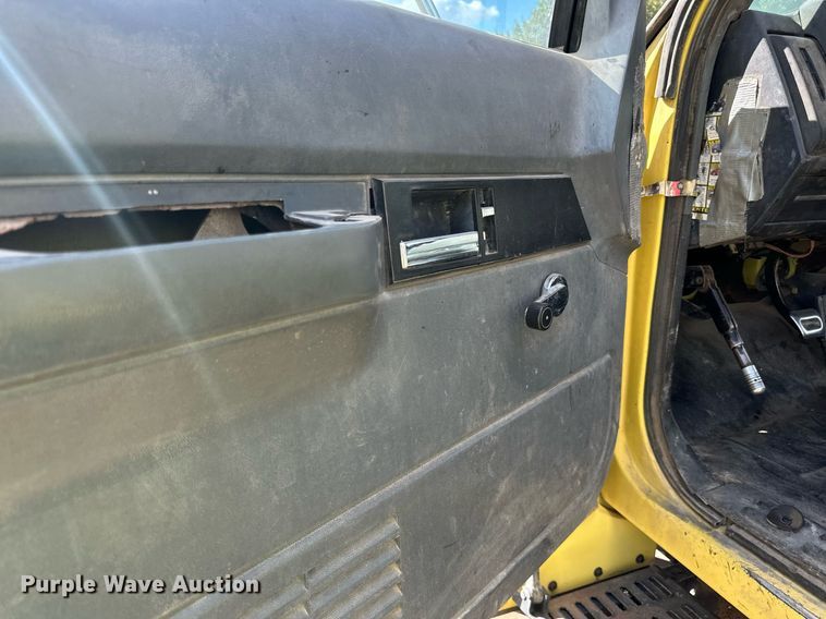 image for item DP8500 1992 GMC  Topkick flatbed truck