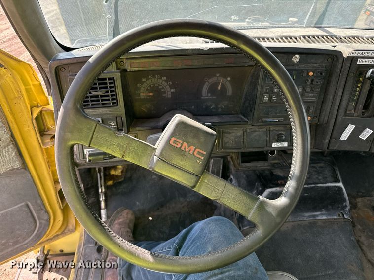 image for item DP8500 1992 GMC  Topkick flatbed truck