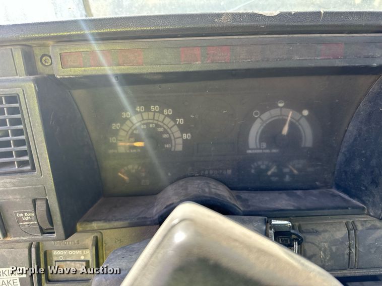 image for item DP8500 1992 GMC  Topkick flatbed truck