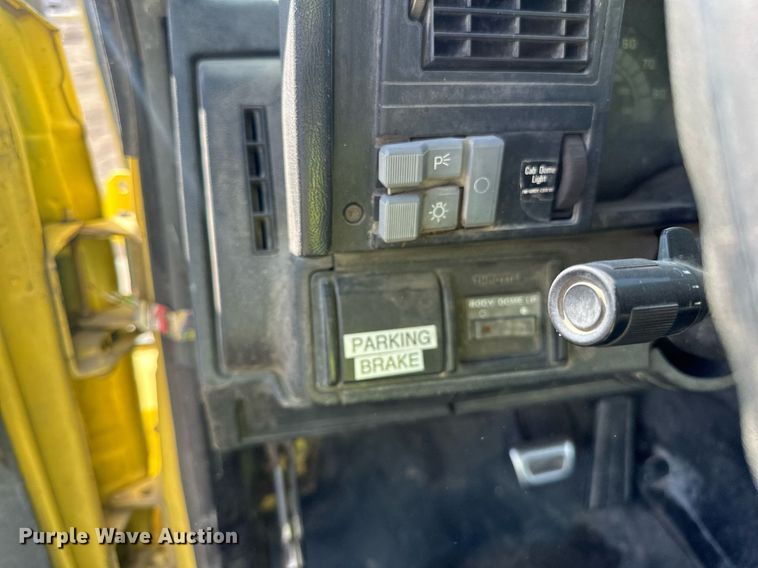 image for item DP8500 1992 GMC  Topkick flatbed truck