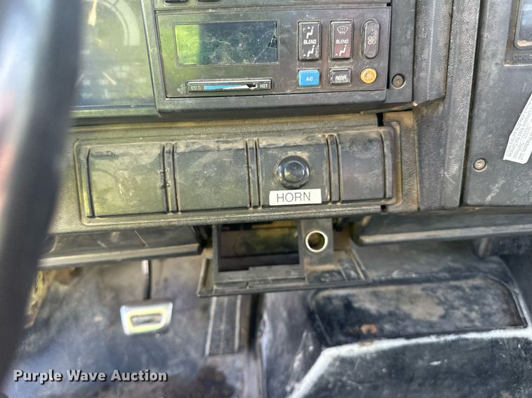 image for item DP8500 1992 GMC  Topkick flatbed truck