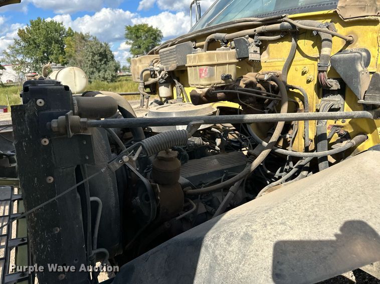 image for item DP8500 1992 GMC  Topkick flatbed truck