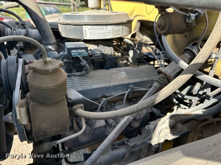 image for item DP8500 1992 GMC  Topkick flatbed truck