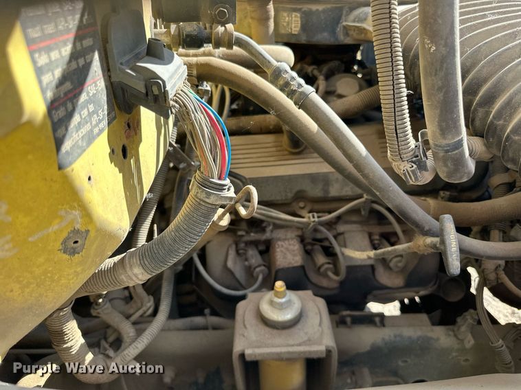 image for item DP8500 1992 GMC  Topkick flatbed truck