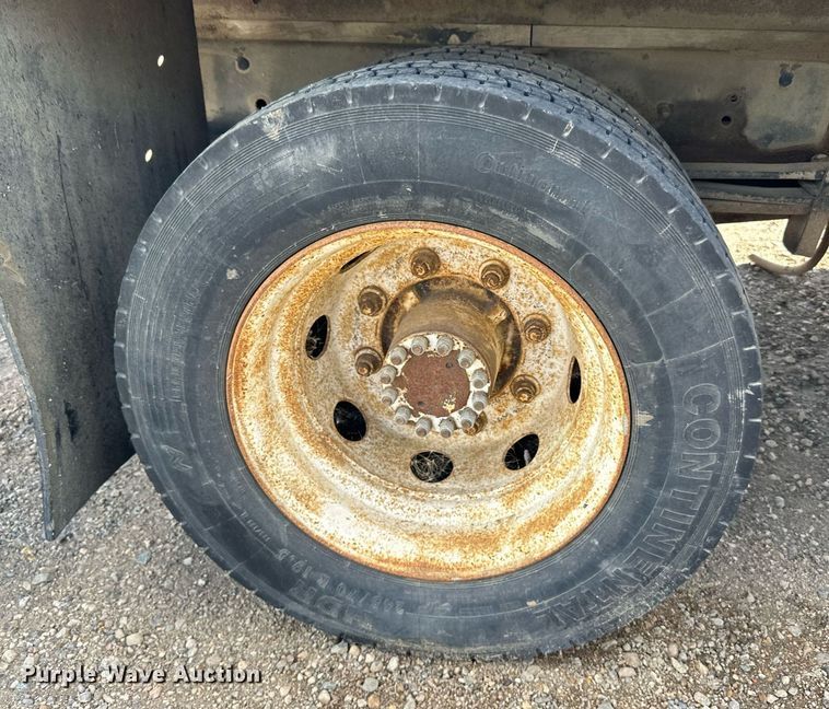 image for item DP8500 1992 GMC  Topkick flatbed truck