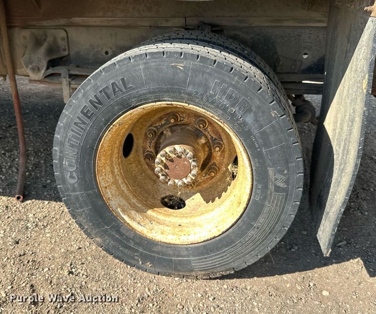 image for item DP8500 1992 GMC  Topkick flatbed truck