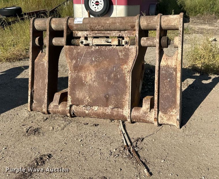 image for item DP8504 Caterpillar  wheel loader quick connect