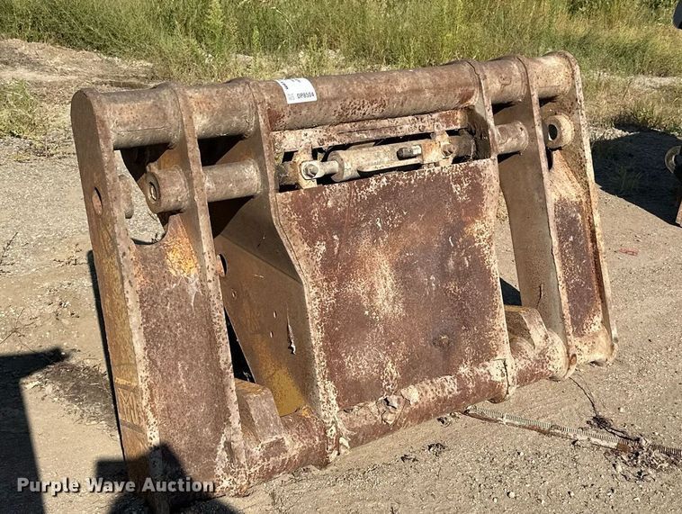 image for item DP8504 Caterpillar  wheel loader quick connect