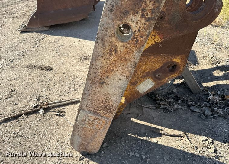 image for item DP8504 Caterpillar  wheel loader quick connect