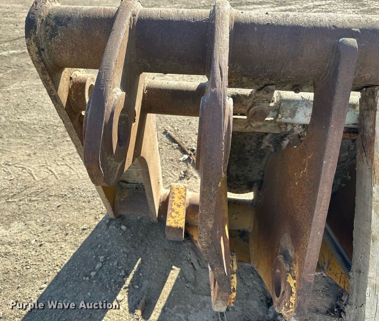 image for item DP8504 Caterpillar  wheel loader quick connect