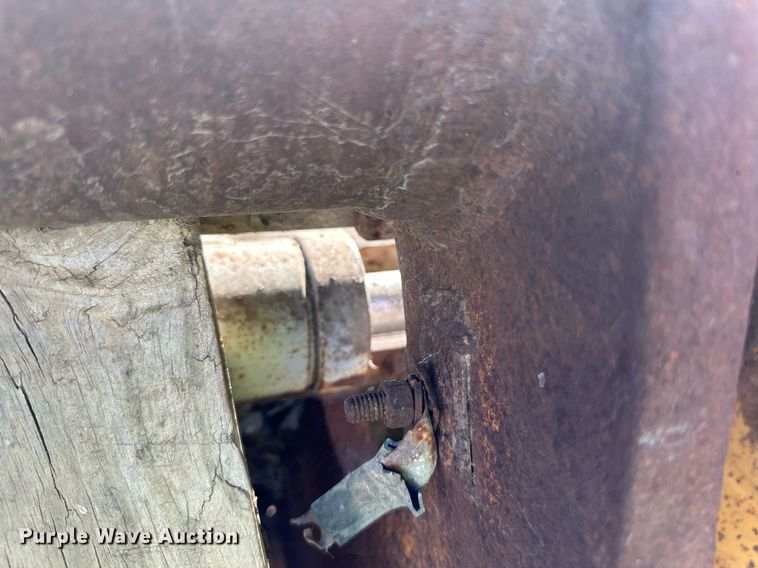 image for item DP8504 Caterpillar  wheel loader quick connect