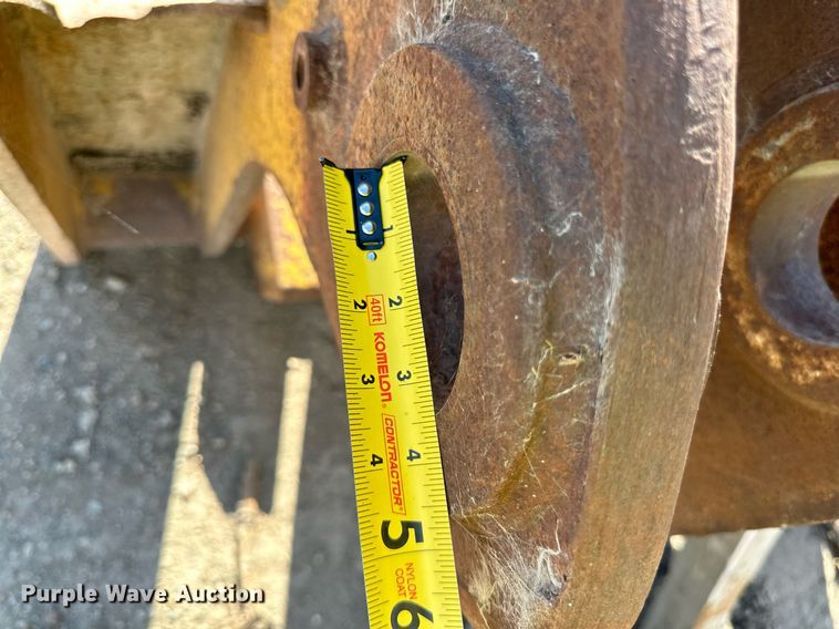 image for item DP8504 Caterpillar  wheel loader quick connect